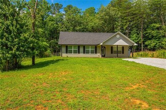 95 Silver Fox Ct, Dahlonega, GA 30533