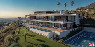 17229 Oak View Dr, Encino, CA 91316