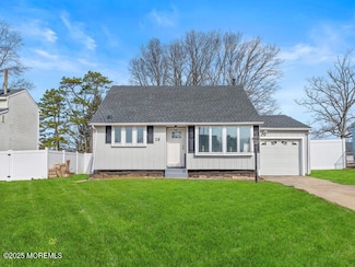 28 Kohomo Ave, Sicklerville, NJ 08081