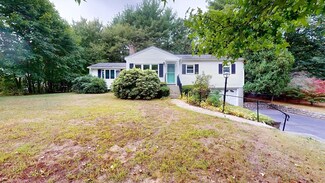 866 Pond St, Franklin, MA 02038