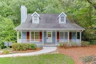 6225 Oak Ridge Dr, Flowery Branch, GA 30542