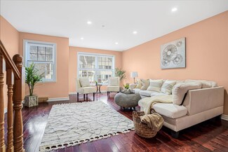 11 April Ct Unit B, Hudson, NH 03051