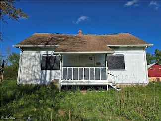 9368 Madison Rd, Montville, OH 44064