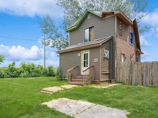 1657 Walker St, Des Moines, IA 50316