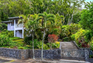 596 Kuikahi Dr, Wailuku, HI 96793