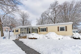4 Glen Dr, Hampstead, NH 03841