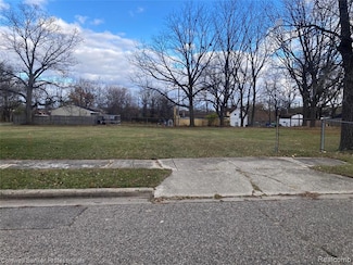 32 Riker St, Pontiac, MI 48342