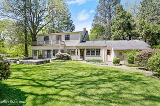 45 Hillcrest Park Rd, Old Greenwich, CT 06870