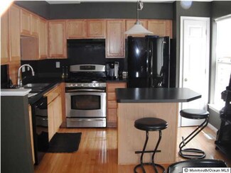 47 Saxton Rd, Farmingdale, NJ 07727