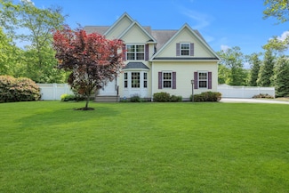 3 Horstead Ct, Yaphank, NY 11980
