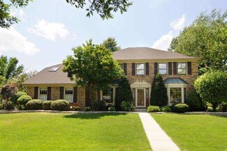 521 Flock Ave, Naperville, IL 60565
