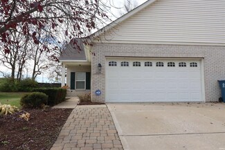 1128 Topp Creek Dr, Indianapolis, IN 46214