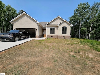 201 W Peninsula Dr, Laurens, SC 29360
