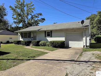 211 S Water St, Clinton, MO 64735