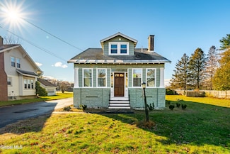 21 Magee Dr, Glenmont, NY 12077