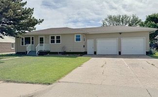 2012 Eisenhower Rd, Hays, KS 67601