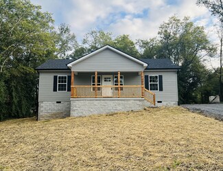 289 5th St, Bell Buckle, TN 37020