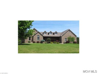 292 Burnfield Rd, Little Hocking, OH 45742