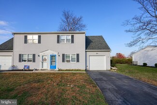 257 S Center St, Cleona, PA 17042
