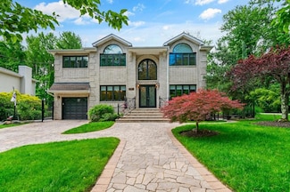 476 Hargold Ave, Staten Island, NY 10309