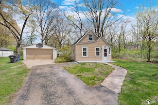 144 N Karle St, Westland, MI 48185
