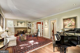 2804 S Joyce St, Arlington, VA 22202