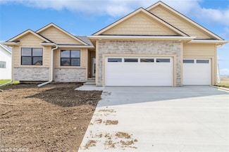 300 NW Ashley Ave, Waukee, IA 50263