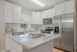 81 Eastview Ave, Valparaiso, FL 32580
