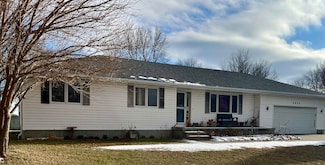 4033 Palace Dr, Grand Island, NE 68803