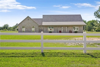 8323 S 2nd St W, Muskogee, OK 74401