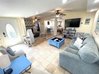 10210 122nd Ave, Largo, FL 33773