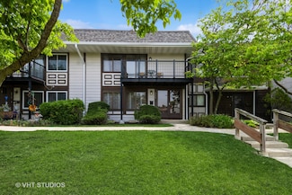 5608 Court Leona, Hanover Park, IL 60133