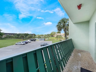 8921 NW 28th Dr Unit B, Coral Springs, FL 33065