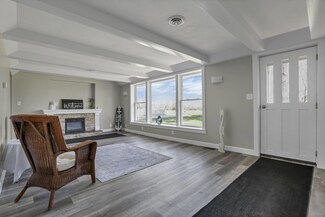 5557 Lake Shore Dr NE, Thornville, OH 43076