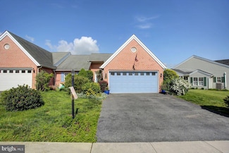 169 Lantern Ln, Chambersburg, PA 17201