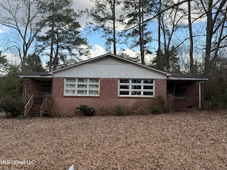 111 Highland Dr, Kosciusko, MS 39090