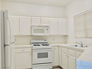 1842 Scimitar Dr Unit 13, Henderson, NV 89014