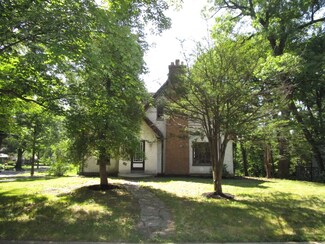 719 Crescent Blvd, Glen Ellyn, IL 60137