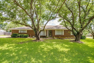 203 Lone Star St, Joshua, TX 76058
