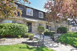 121 W North St Unit 32, Waukesha, WI 53188