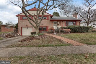 10 Center Dr, Camp Hill, PA 17011