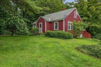 963 Rindge Rd, Fitchburg, MA 01420