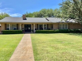 1409 Borger St, Plainview, TX 79072