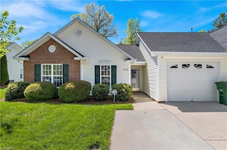 6826 Wellsley Ct, Clemmons, NC 27012