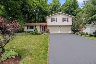 208 Emann Dr, Camillus, NY 13031