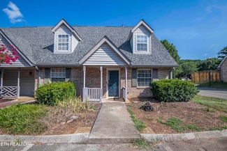 3301 Trace Ct, Knoxville, TN 37912