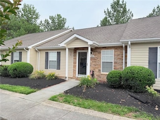 3346 Hyde Place Cir, Winston Salem, NC 27103