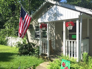 8 Castle Rd Unit 1, Wayland, MA 01778