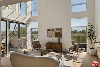 3345 1/2 Rowena Ave, Los Angeles, CA 90027