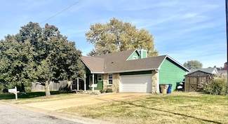 520 Chenelle St, Douglass, KS 67039